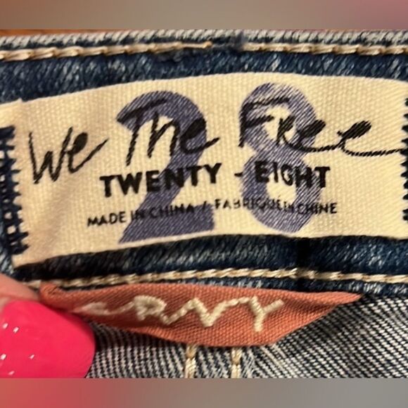 We the free curvy denim distressed button fly jean shorts size 28 - Picture 5 of 7